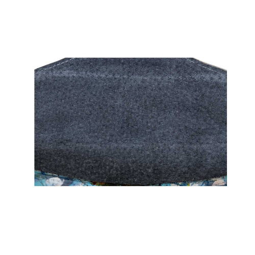 GLS1 «Дерево и желтый домик ранней весной»